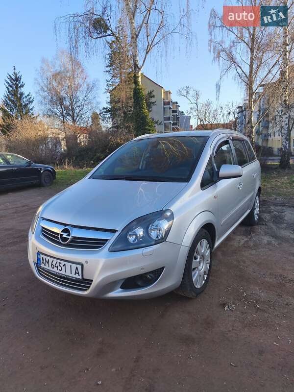 Opel Zafira 2012