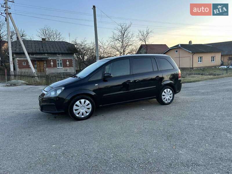 Минивэн Opel Zafira 2006 в Долине