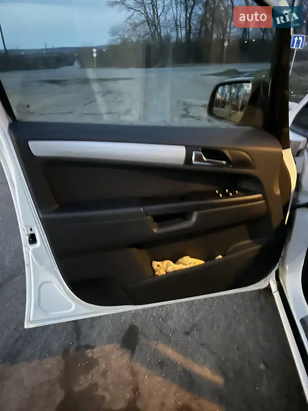 Opel Zafira 2010 VIN W0L0AHM75B2048688 фото оголошення 32 з 113