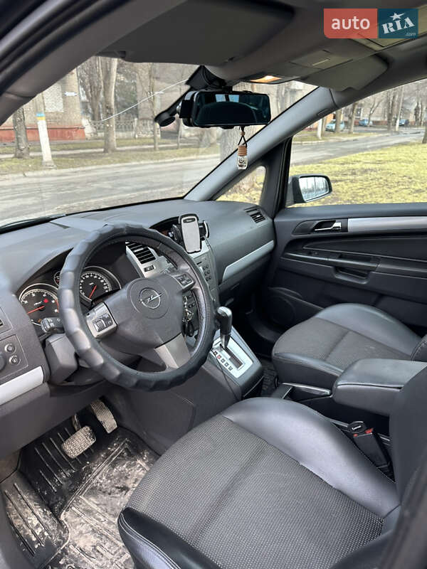 Минивэн Opel Zafira 2006 в Каменском