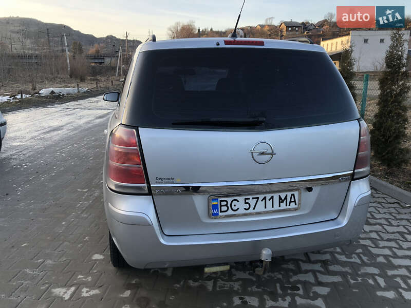 Минивэн Opel Zafira 2006 в Турке