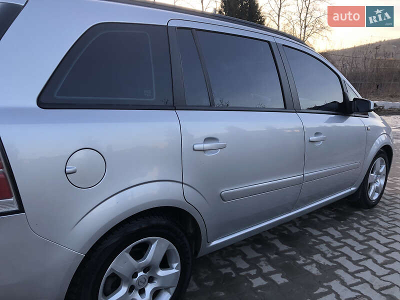 Минивэн Opel Zafira 2006 в Турке