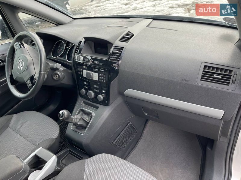 Мінівен Opel Zafira 2010 в Білій Церкві