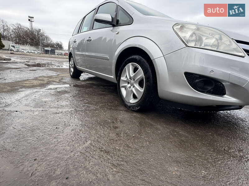 Минивэн Opel Zafira 2008 в Белой Церкви
