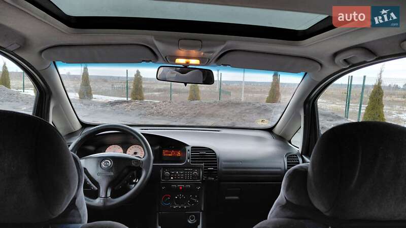 Минивэн Opel Zafira 2000 в Немишаево