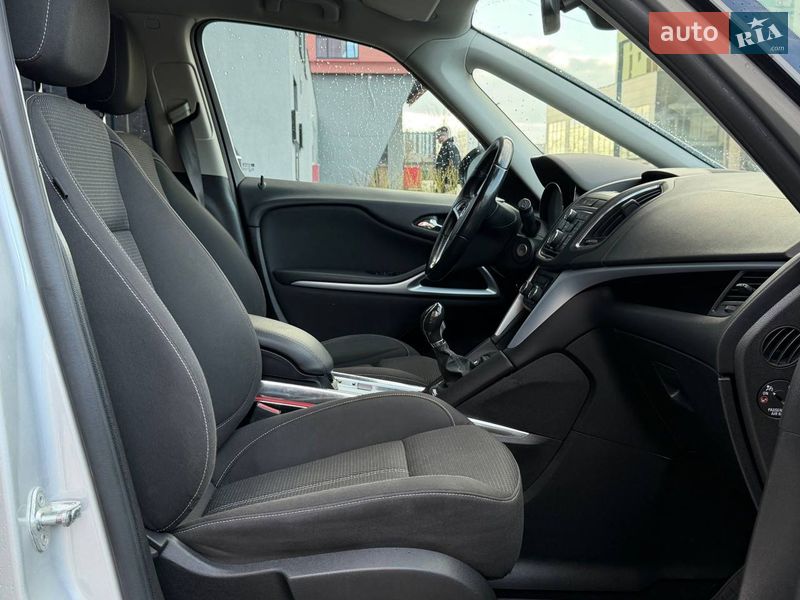 Микровэн Opel Zafira 2014 в Львове
