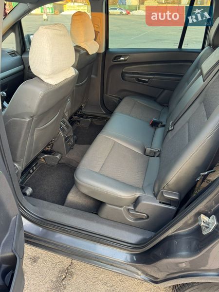 Минивэн Opel Zafira 2009 в Киеве