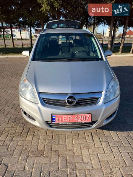 Минивэн Opel Zafira 2008 в Ровно