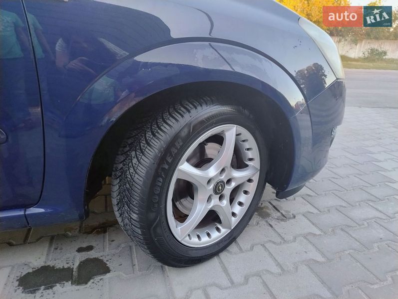 Минивэн Opel Zafira 2008 в Ракитном