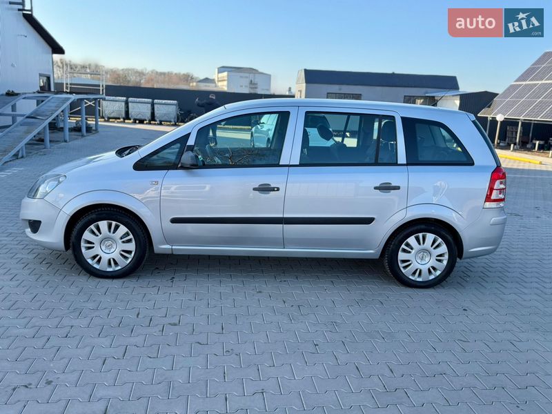Минивэн Opel Zafira 2009 в Владимире
