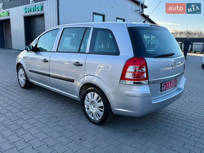 Минивэн Opel Zafira 2009 в Владимире