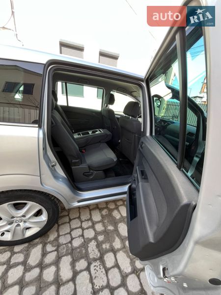 Минивэн Opel Zafira 2010 в Тернополе