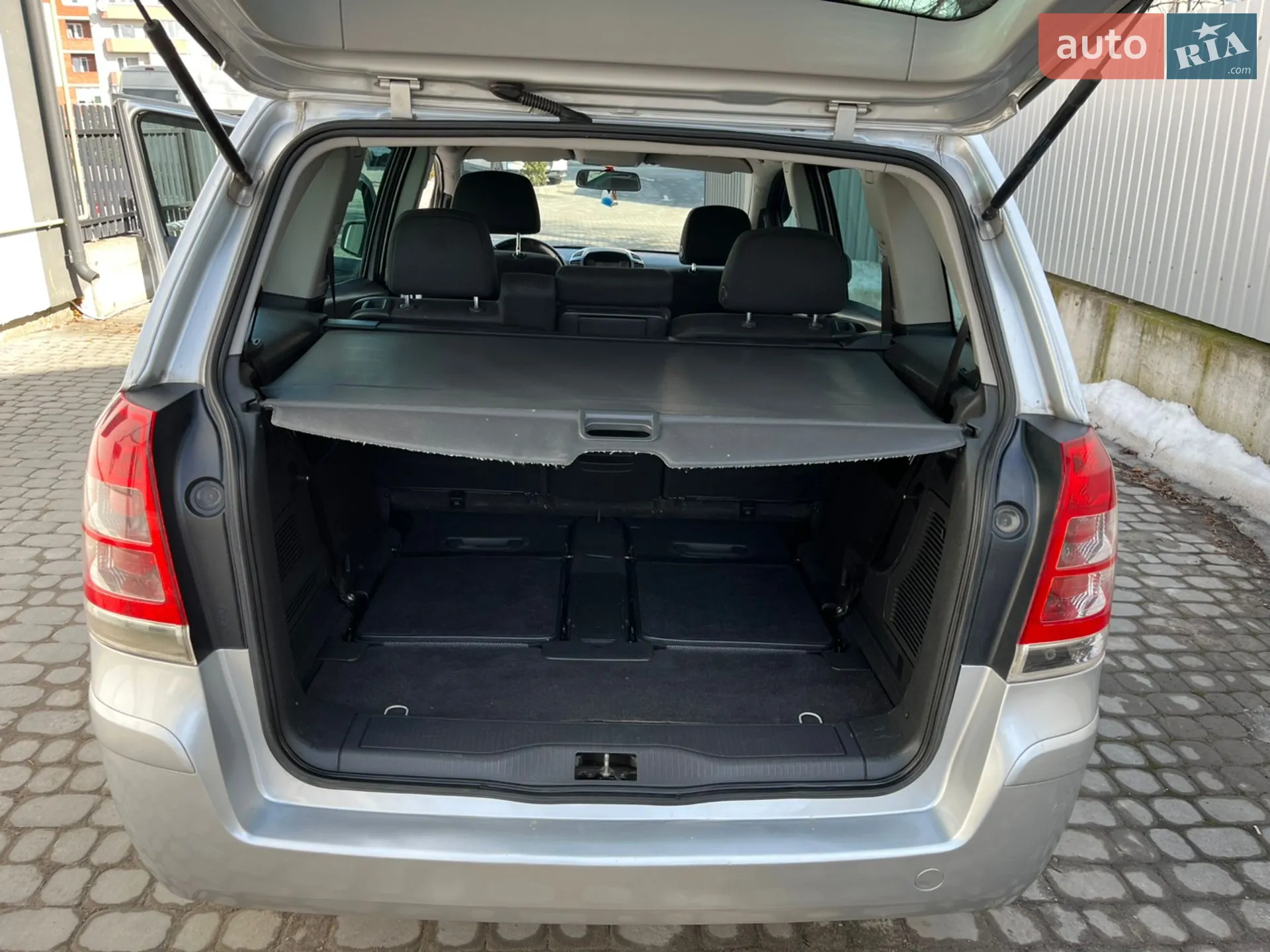 2010 Opel Zafira - мініатюра 21