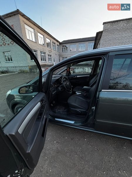 Минивэн Opel Zafira 2009 в Ратным