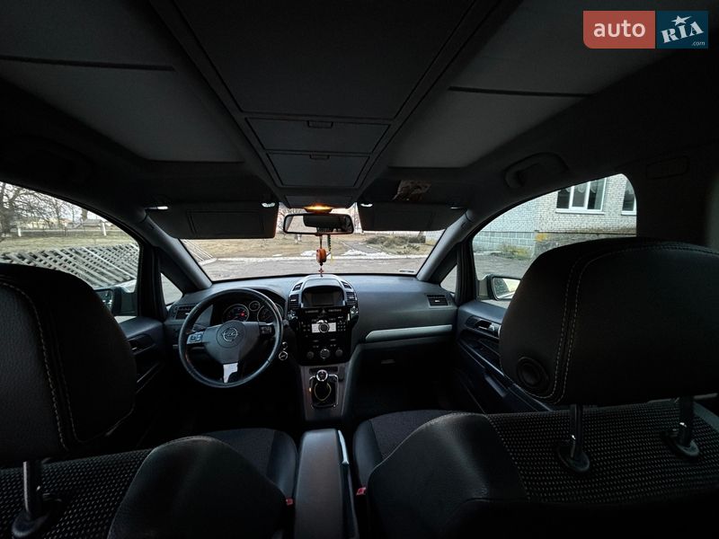 Минивэн Opel Zafira 2009 в Ратным