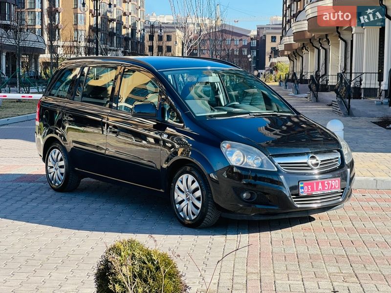 Минивэн Opel Zafira 2013 в Киеве