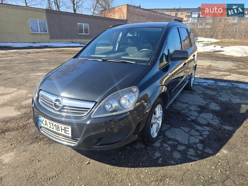 Минивэн Opel Zafira 2013 в Пирятине