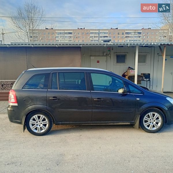 Минивэн Opel Zafira 2013 в Запорожье
