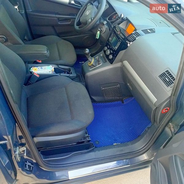 Минивэн Opel Zafira 2013 в Запорожье