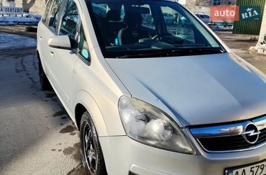 Минивэн Opel Zafira 2007 в Киеве