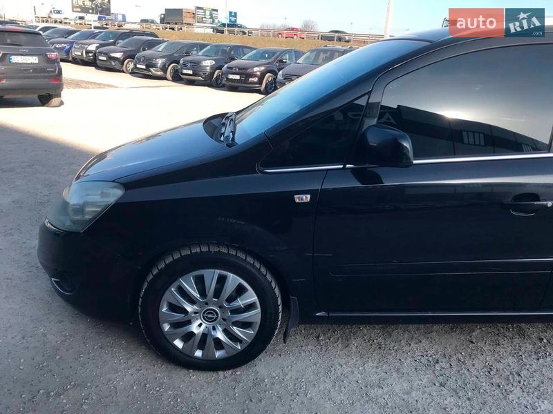Минивэн Opel Zafira 2010 в Львове