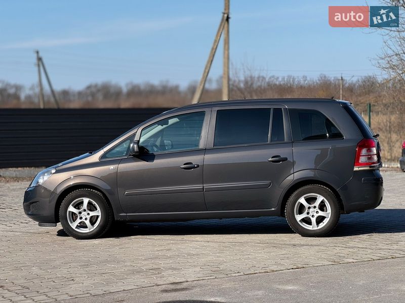 Минивэн Opel Zafira 2012 в Звягеле