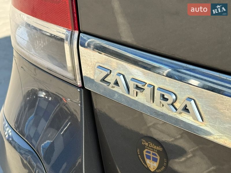 Минивэн Opel Zafira 2012 в Ровно