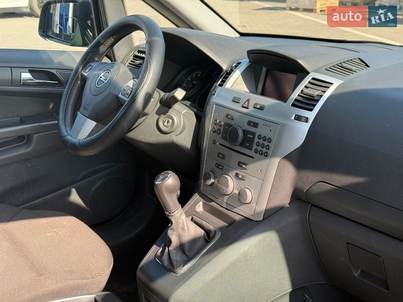 Минивэн Opel Zafira 2012 в Ровно