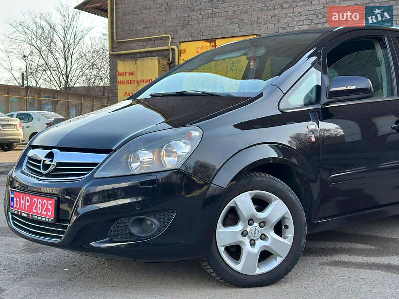 Opel Zafira 2011