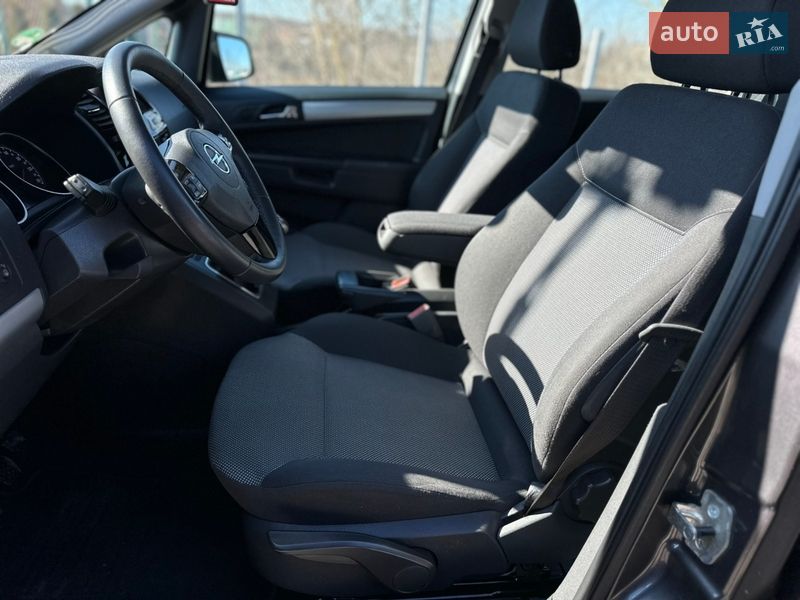 Мінівен Opel Zafira 2012 в Вінниці