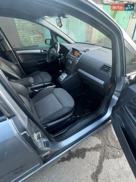 Минивэн Opel Zafira 2006 в Киеве