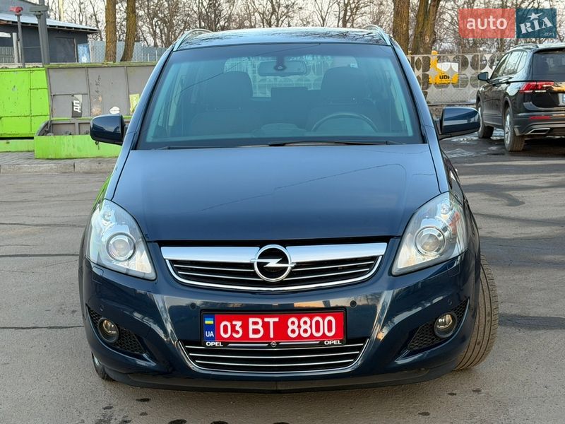 Минивэн Opel Zafira 2011 в Лубнах