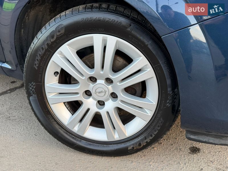 Минивэн Opel Zafira 2011 в Лубнах