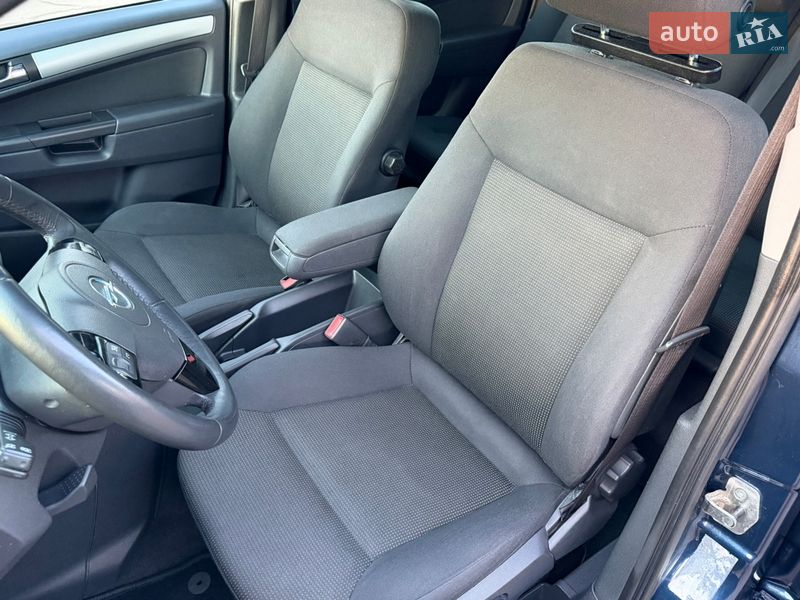 Минивэн Opel Zafira 2011 в Лубнах