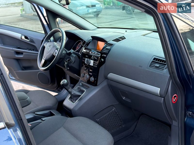 Минивэн Opel Zafira 2011 в Лубнах