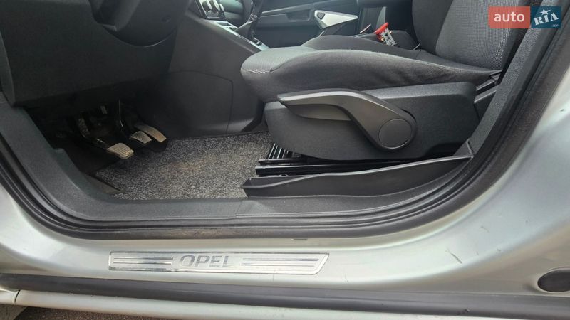 Минивэн Opel Zafira 2010 в Трускавце