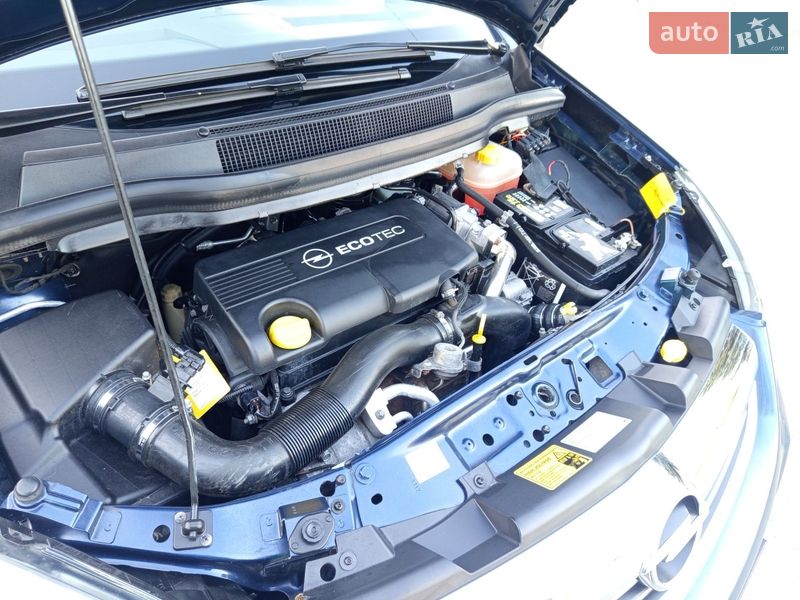 Минивэн Opel Zafira 2012 в Ровно