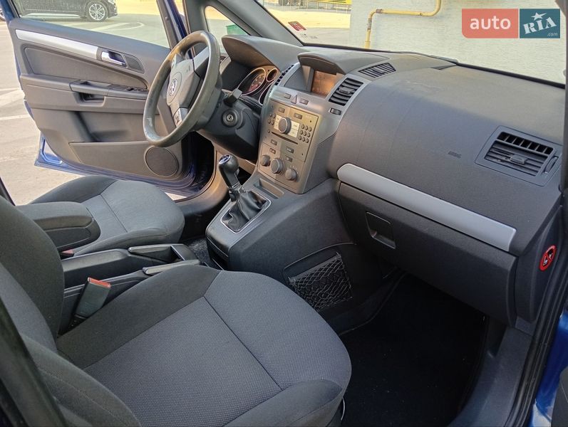Минивэн Opel Zafira 2007 в Тернополе