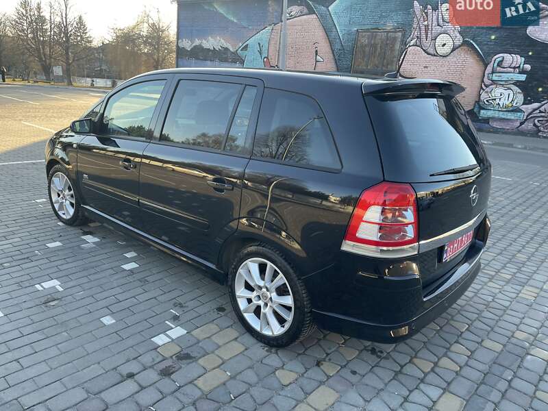 Минивэн Opel Zafira 2009 в Луцке