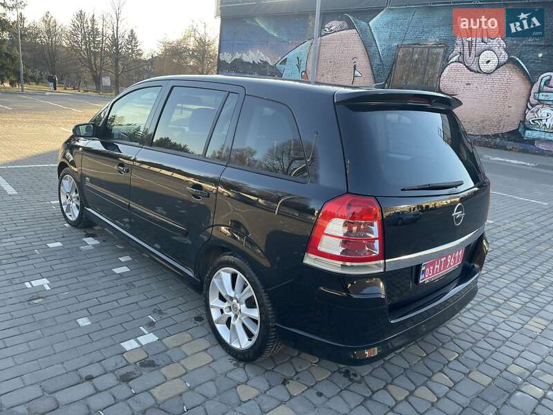 Минивэн Opel Zafira 2009 в Луцке