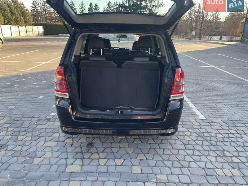 Минивэн Opel Zafira 2009 в Луцке