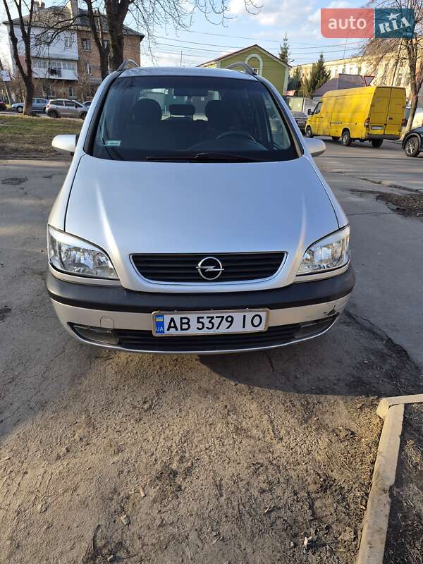 Минивэн Opel Zafira 2001 в Виннице