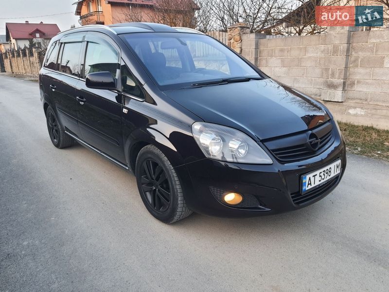 Opel Zafira 2011