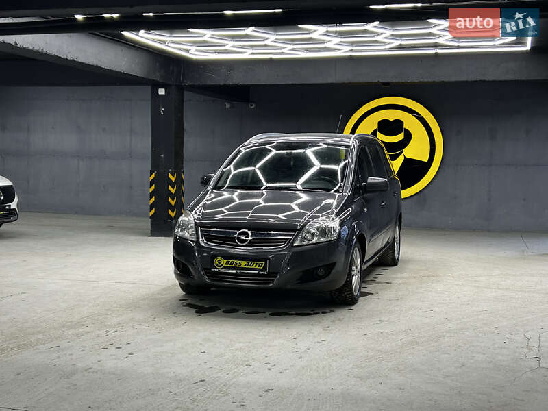 Минивэн Opel Zafira 2011 в Черновцах