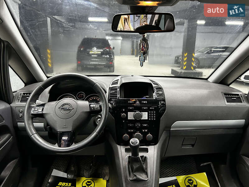 Минивэн Opel Zafira 2011 в Черновцах