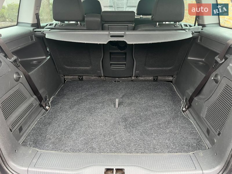 Минивэн Opel Zafira 2010 в Хороле