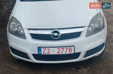 Минивэн Opel Zafira 2006 в Гожулах
