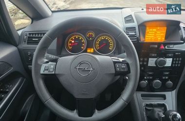 Минивэн Opel Zafira 2009 в Запорожье