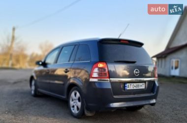 Минивэн Opel Zafira 2008 в Снятине