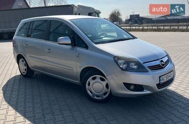 Минивэн Opel Zafira 2010 в Луцке